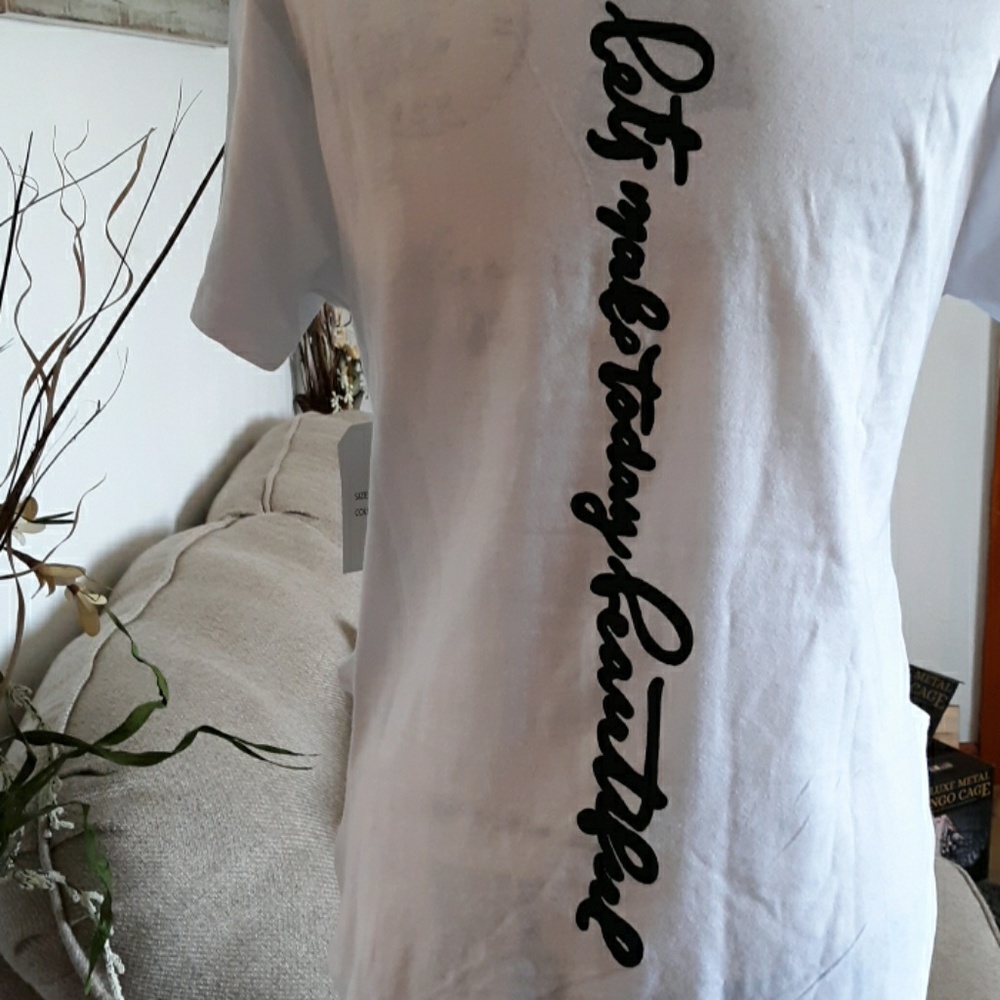 NEW! BEAUTIFUL TSHIRT